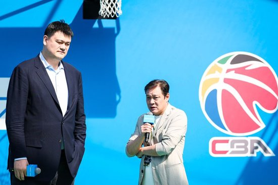 所以官方成立了公司内部的义务工作的团体。展示图片