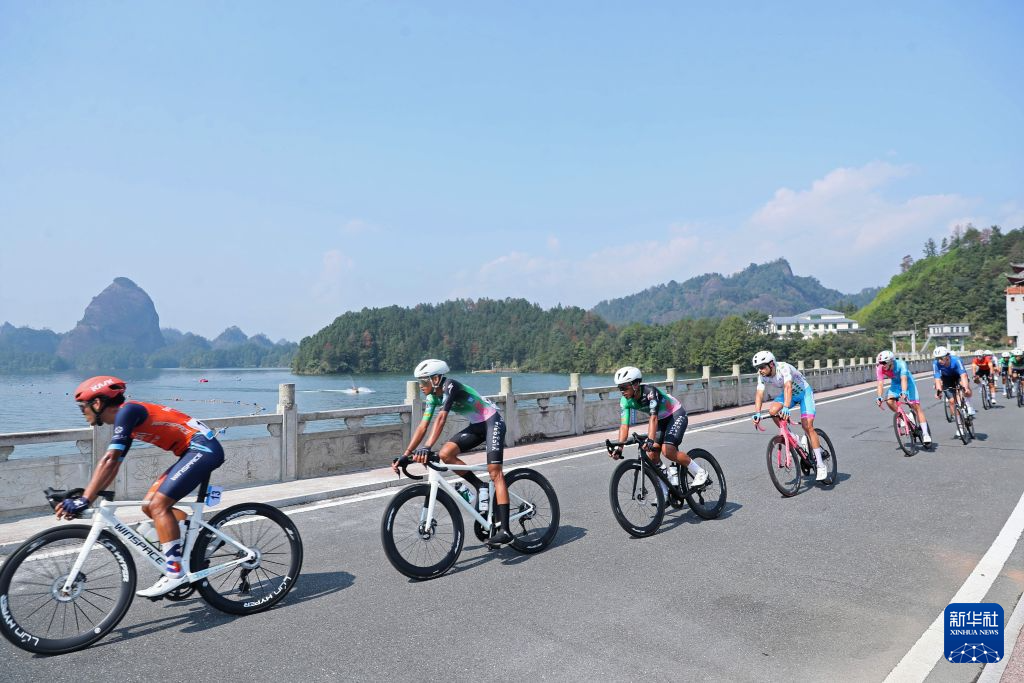 了解BG大游(中国)唯一官方网站提供网络视频、家庭游戏平台、电子竞技平台、手机互动娱乐等产品